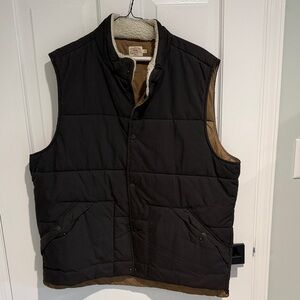 LIKE NEW Faherty Men's Black and Brown Quilted Vest
